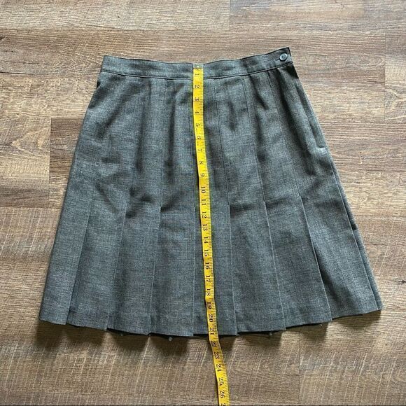 Kathie Lee Pleated Skirt Gray Knee Length 12 Preppy Minimalist - Picture 8 of 9